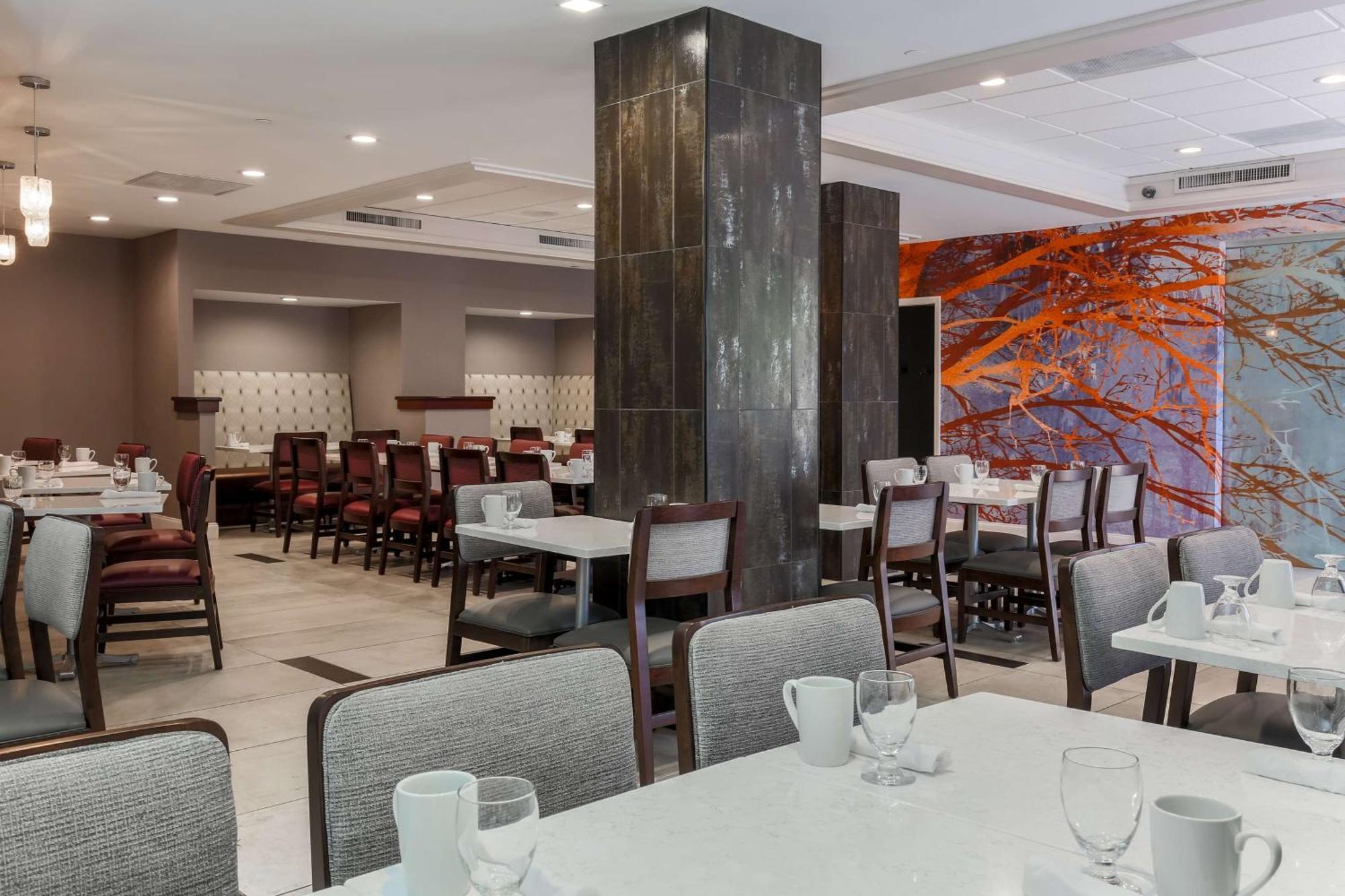 Hotel Doubletree By Hilton Atlanta Airport College Park Exterior foto