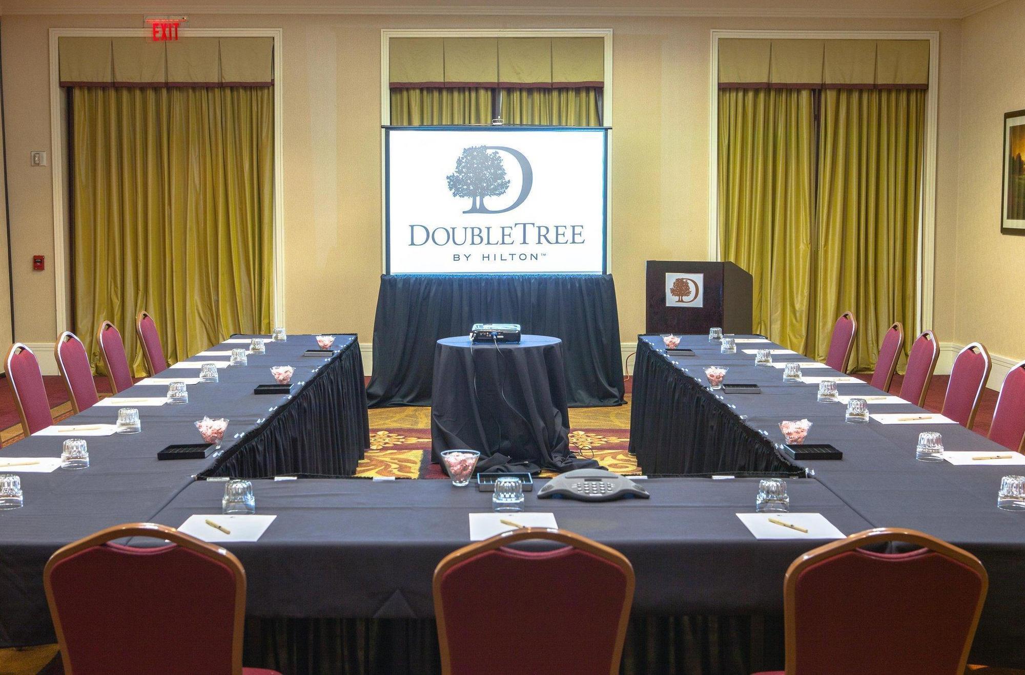 Hotel Doubletree By Hilton Atlanta Airport College Park Exterior foto